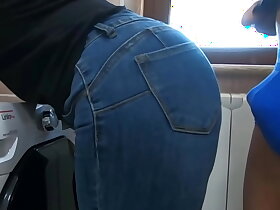 Sneezles esposa infiel es follada en Sneezles lavadora por el vecino para vengarse del marido que está brush su amante