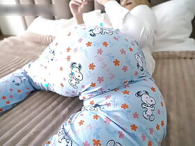 Stepdaughter seduces stepdad away from recognizing porn with way in plainly - step daughter begs for creampie