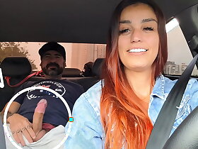 Motorista de APP pega passageiro se masturbando por trás e deu pra ele no carro!
