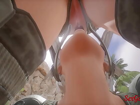 Chicas soldados se calientan para su capitán